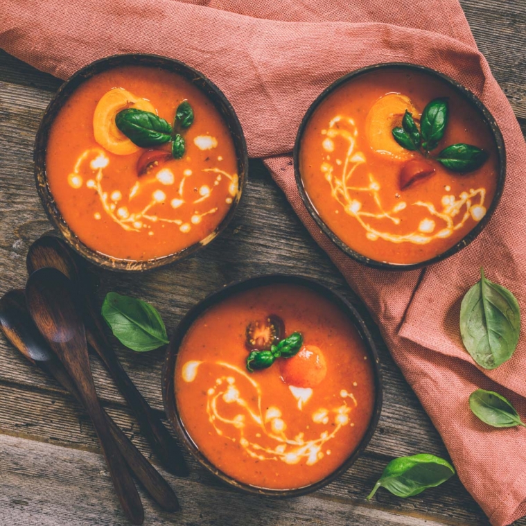 Tomato – Apricot soup with basil