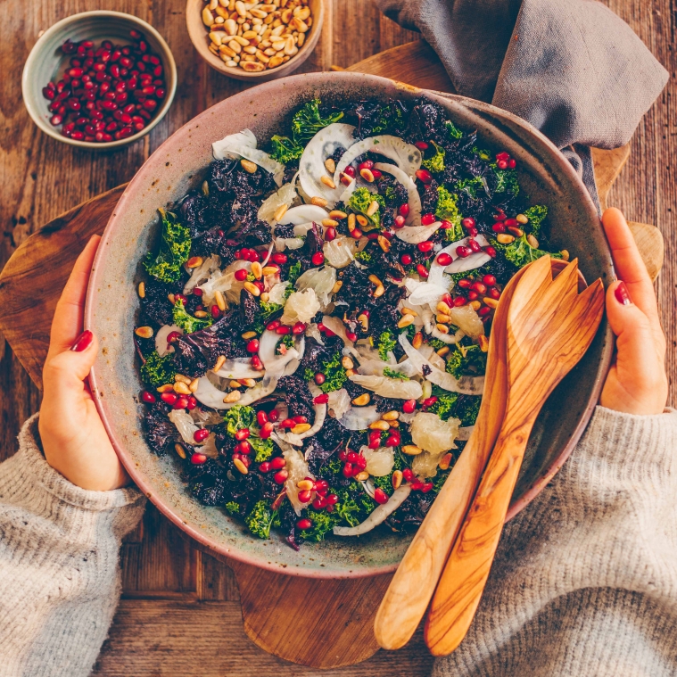 Federkohlsalat mit Pomelo, Fenchel und Granatapfel – und ein Gewinnspiel