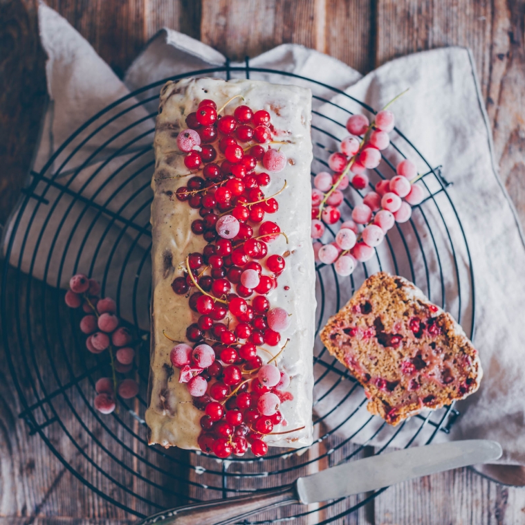 The most delicious red currant cake