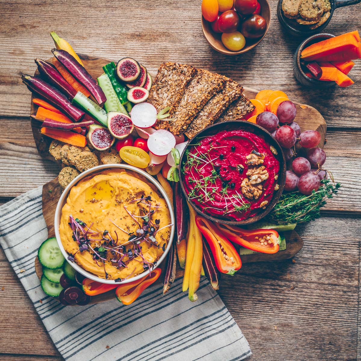 Süsskartoffel-Hummus & Rote-Bete Walnuss-Dip