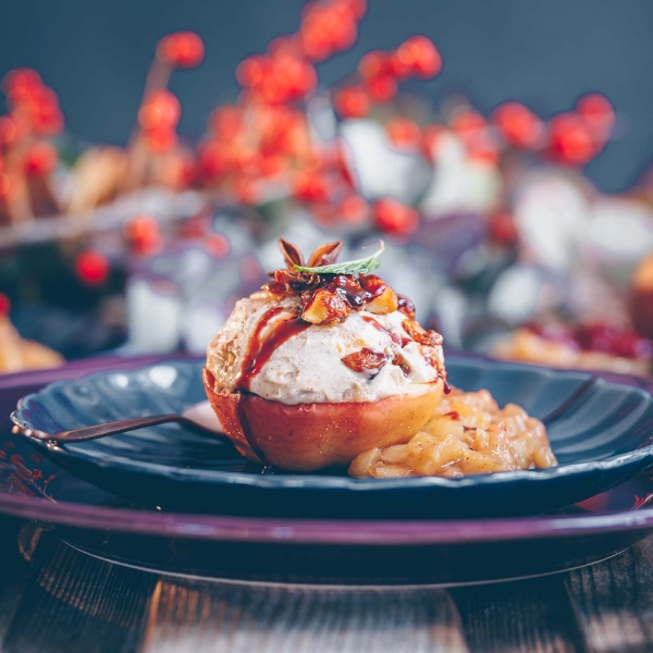 Weihnachtsmenü Teil IV – gebratener Apfel mit Cashew-Zimt Eis