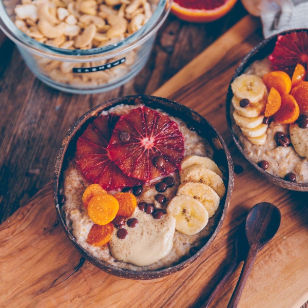 Creamy porridge with cashew milk