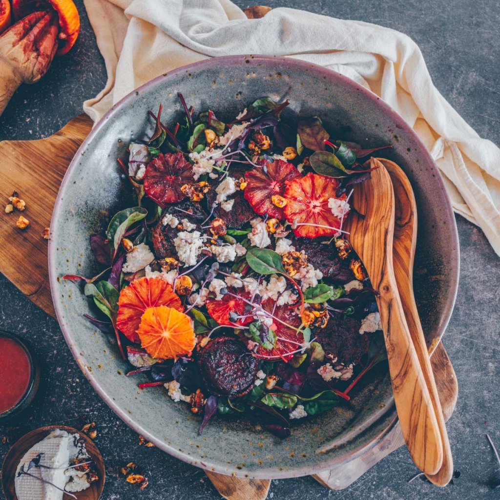 Beetroot salad with oranges and ricotta