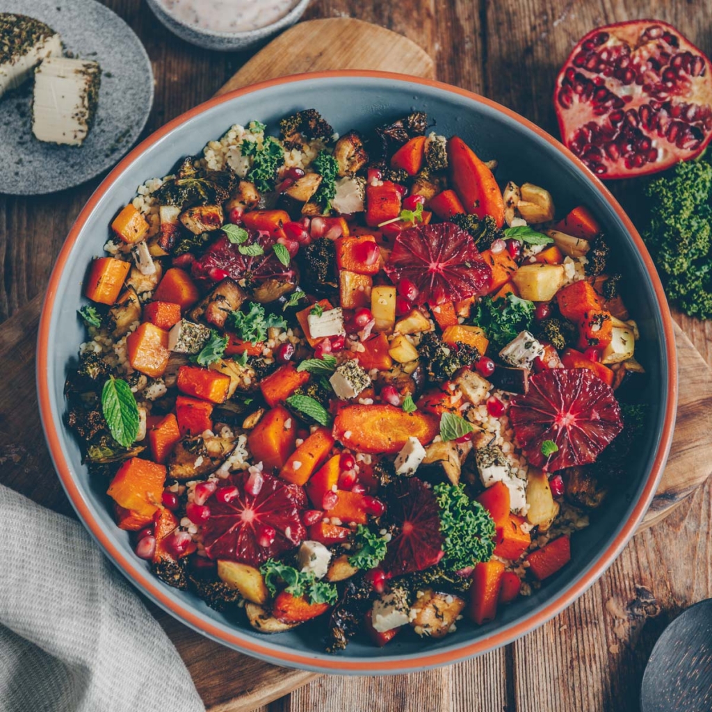 Colorful oven vegetables with bulgur
