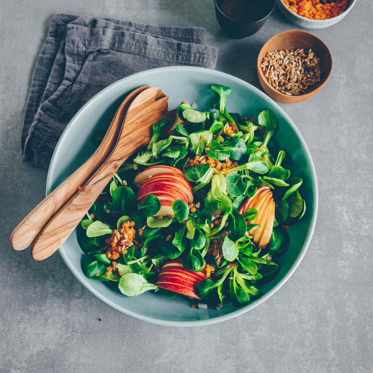 Nüsslisalat (Feldsalat) mit Apfel & Linsen